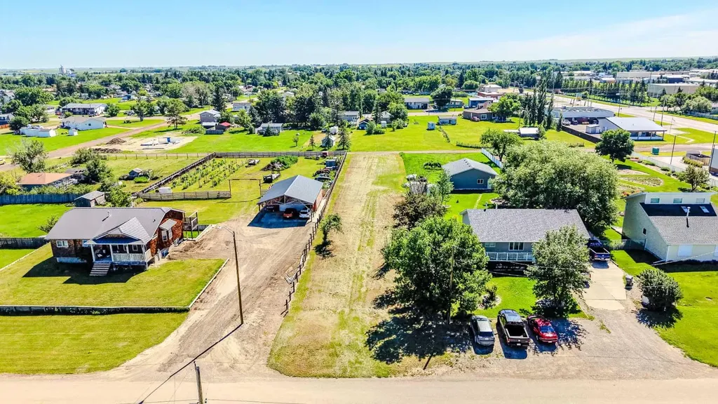 255 N 300 W Raymond AB T0K 2S0