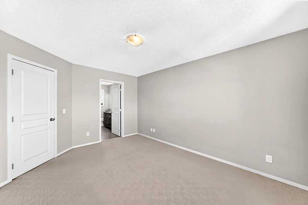 277 Saddlecrest Way NE Calgary AB T3J5N3