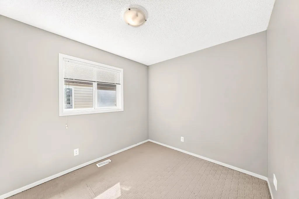 277 Saddlecrest Way NE Calgary AB T3J5N3