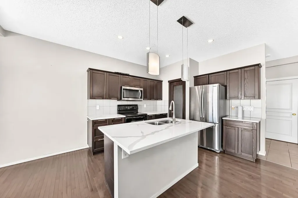 277 Saddlecrest Way NE Calgary AB T3J5N3