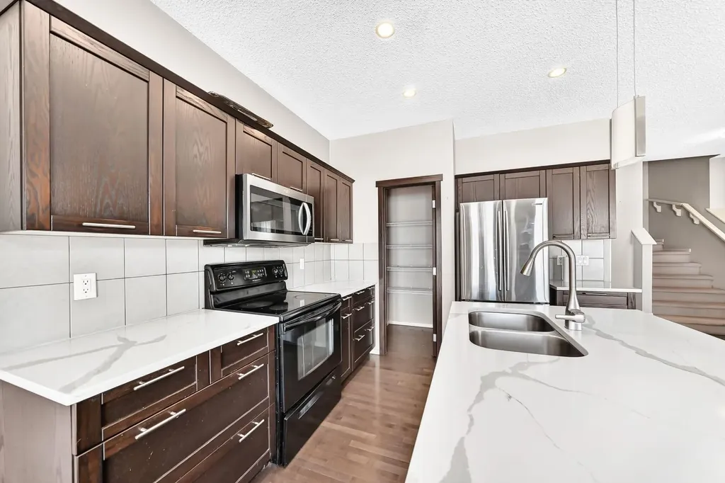 277 Saddlecrest Way NE Calgary AB T3J5N3