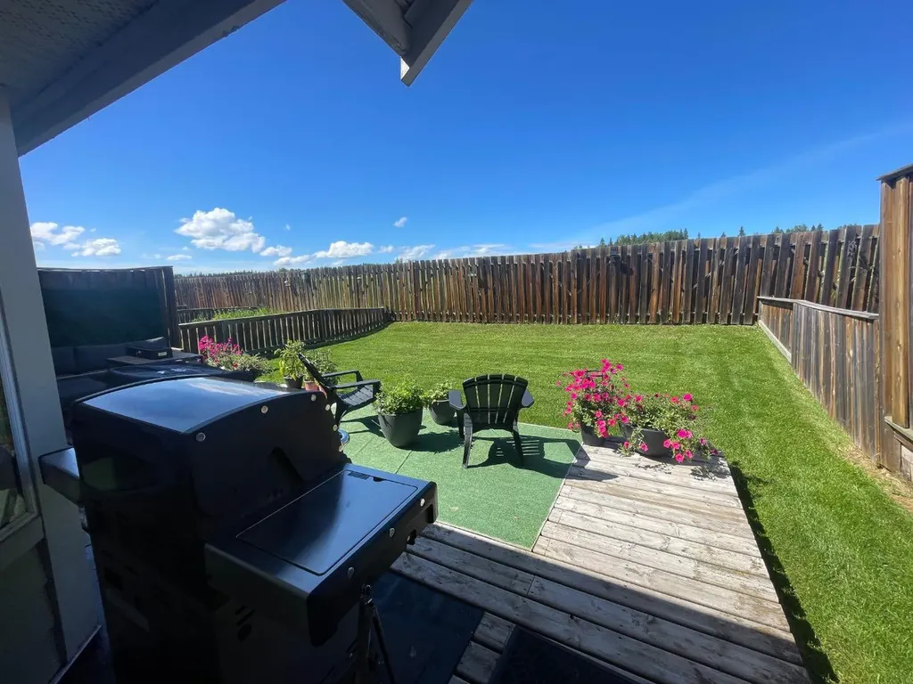 #6 4024 18 Avenue Edson AB T7E 0A5