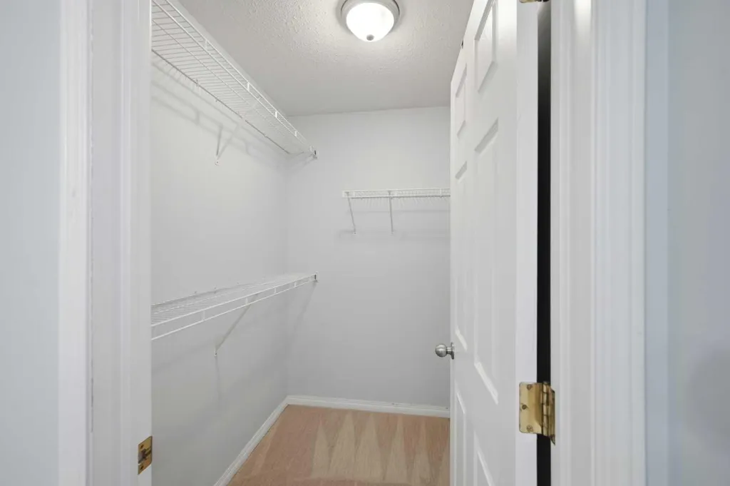 141 Tarawood Place NE Calgary AB T3J 5B4