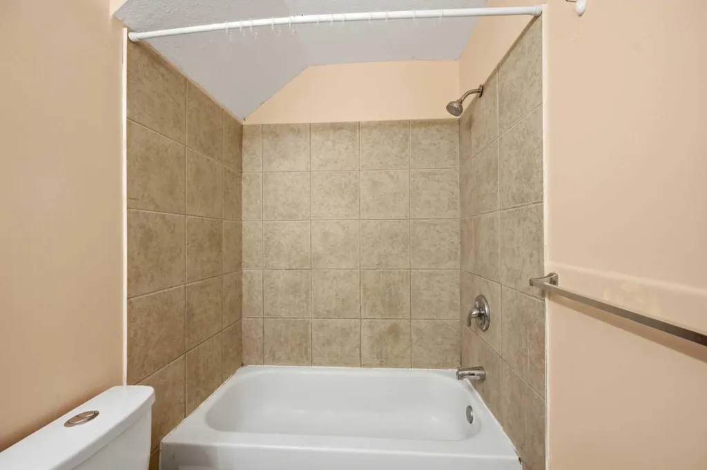 141 Tarawood Place NE Calgary AB T3J 5B4