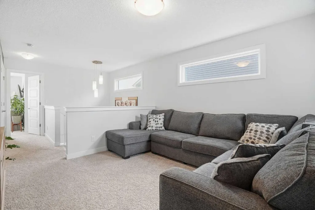 110 Drake Landing Gardens Okotoks AB T1S 0P9