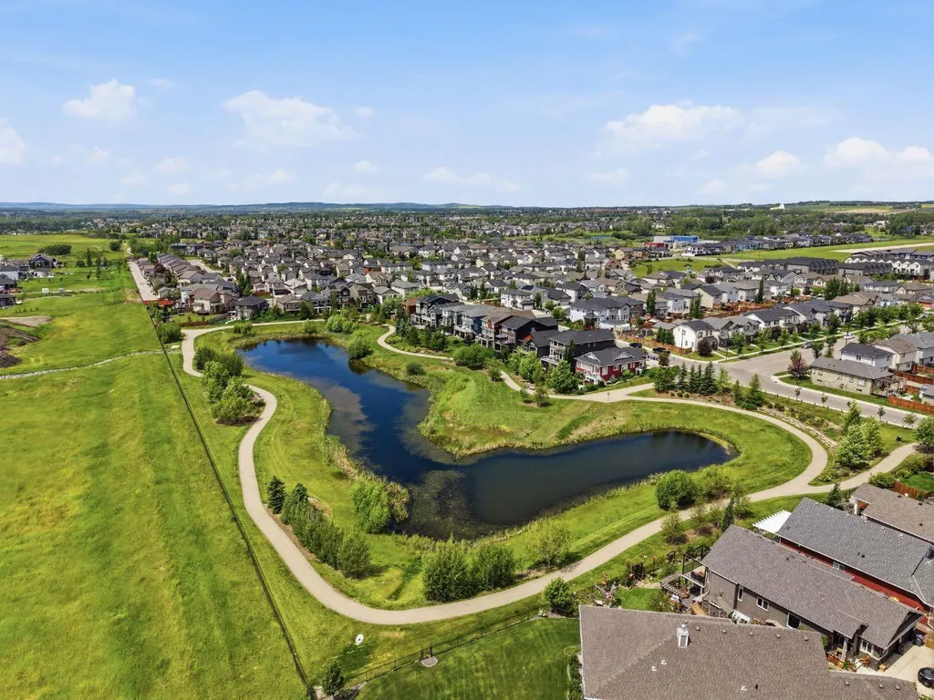 110 Drake Landing Gardens Okotoks AB T1S 0P9