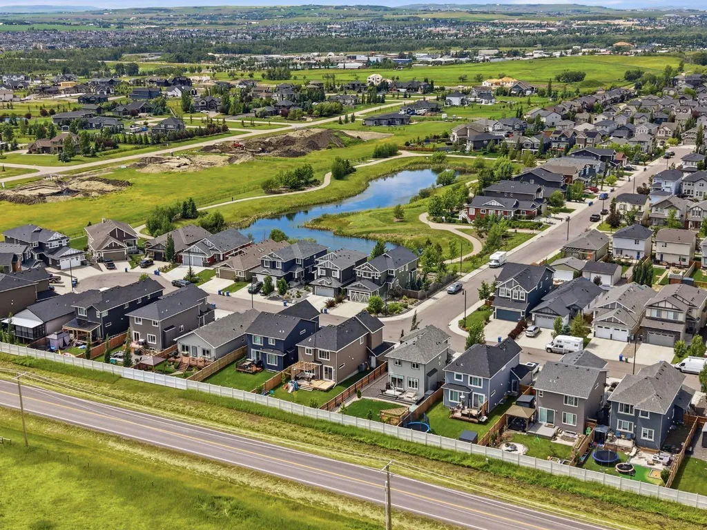 110 Drake Landing Gardens Okotoks AB T1S 0P9