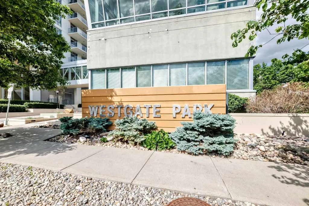 99 Spruce Place SW Calgary AB T3C3X7