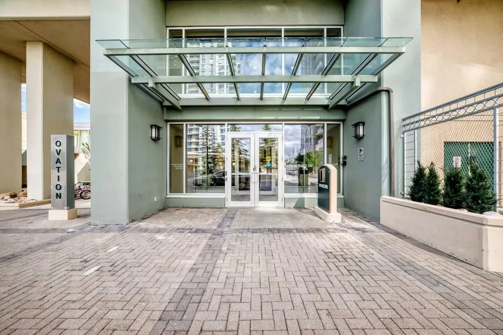 99 Spruce Place SW Calgary AB T3C3X7