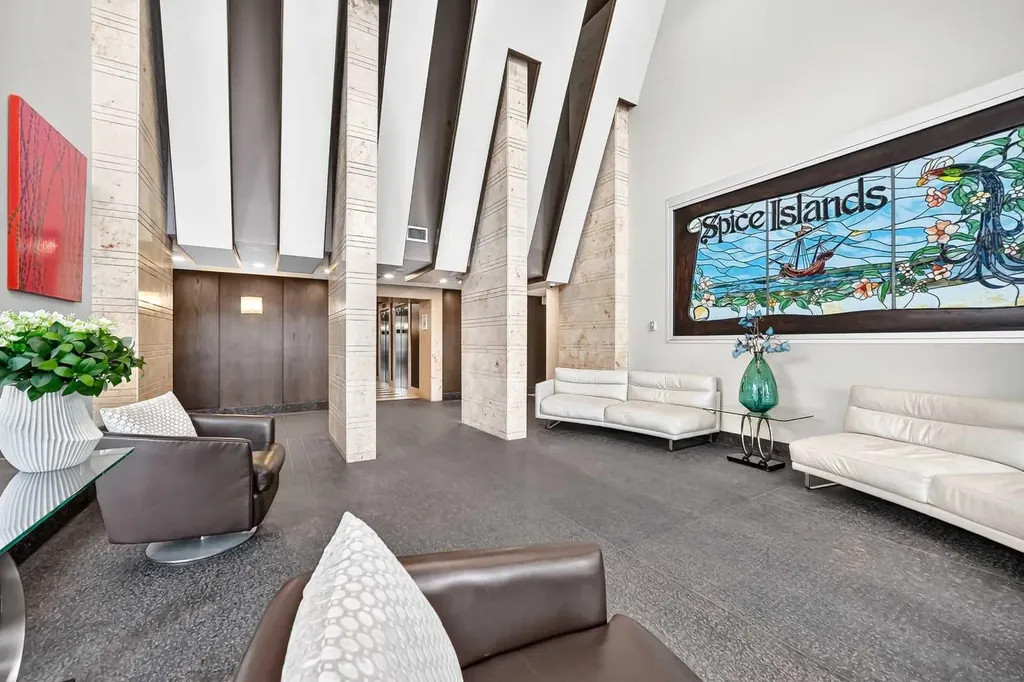 99 Spruce Place SW Calgary AB T3C3X7