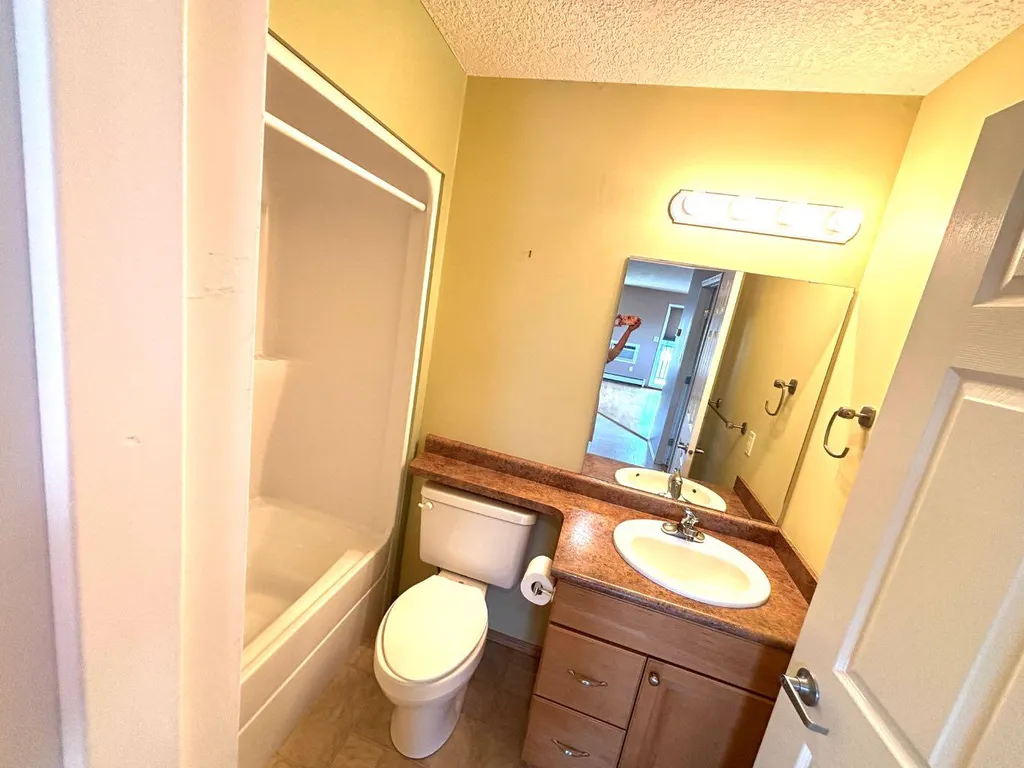228 Pembina Avenue Hinton AB T7V 0A5