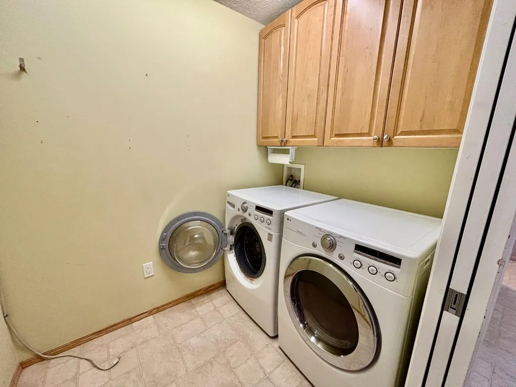 228 Pembina Avenue Hinton AB T7V 0A5