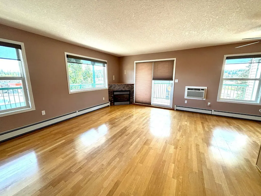 228 Pembina Avenue Hinton AB T7V 0A5