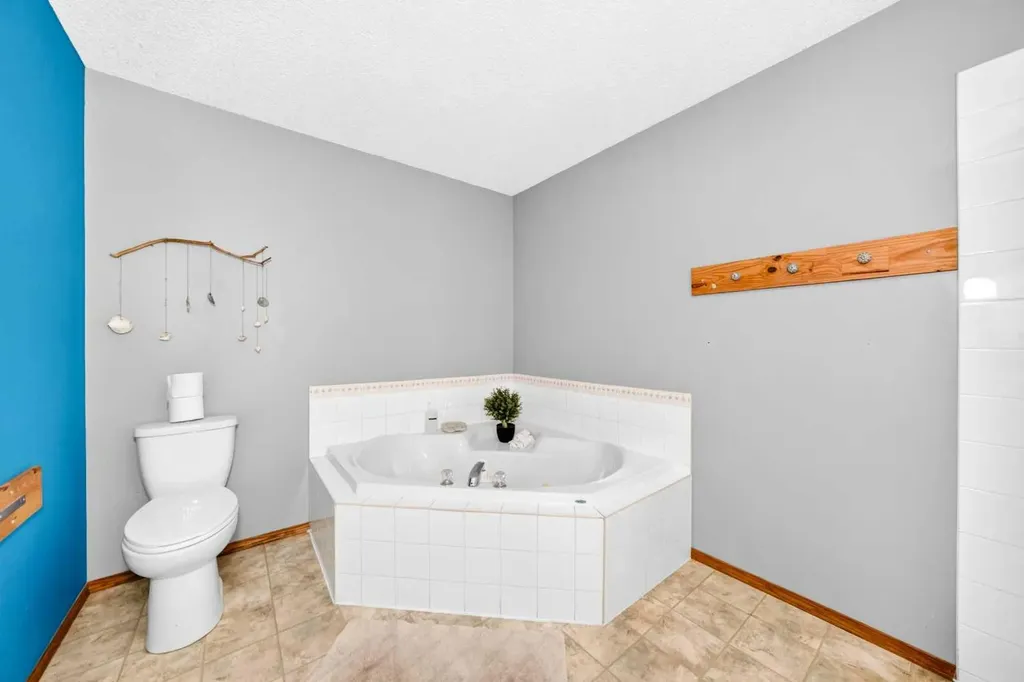 32 Cimarron Meadows Way Okotoks AB T1S1T4
