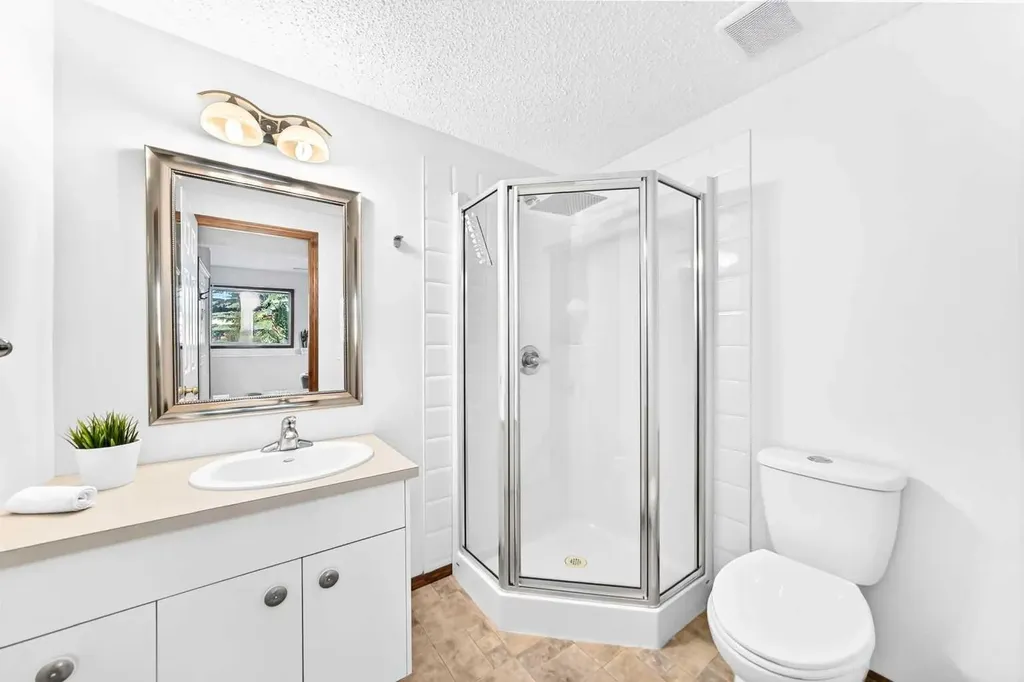 32 Cimarron Meadows Way Okotoks AB T1S1T4