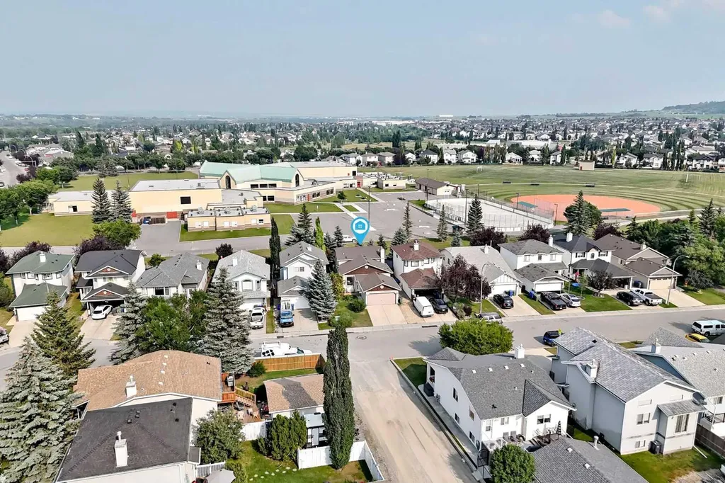 32 Cimarron Meadows Way Okotoks AB T1S1T4