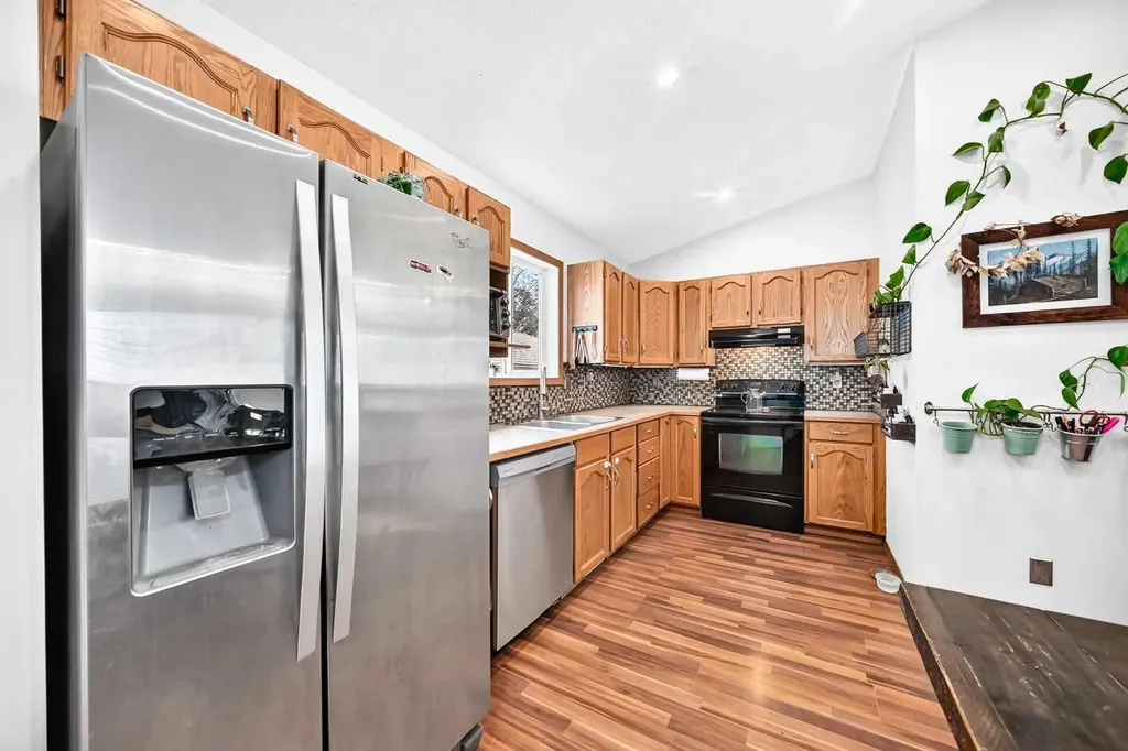 32 Cimarron Meadows Way Okotoks AB T1S1T4