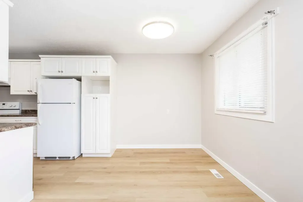 5 Acadia Road W Lethbridge AB T1K 4C1