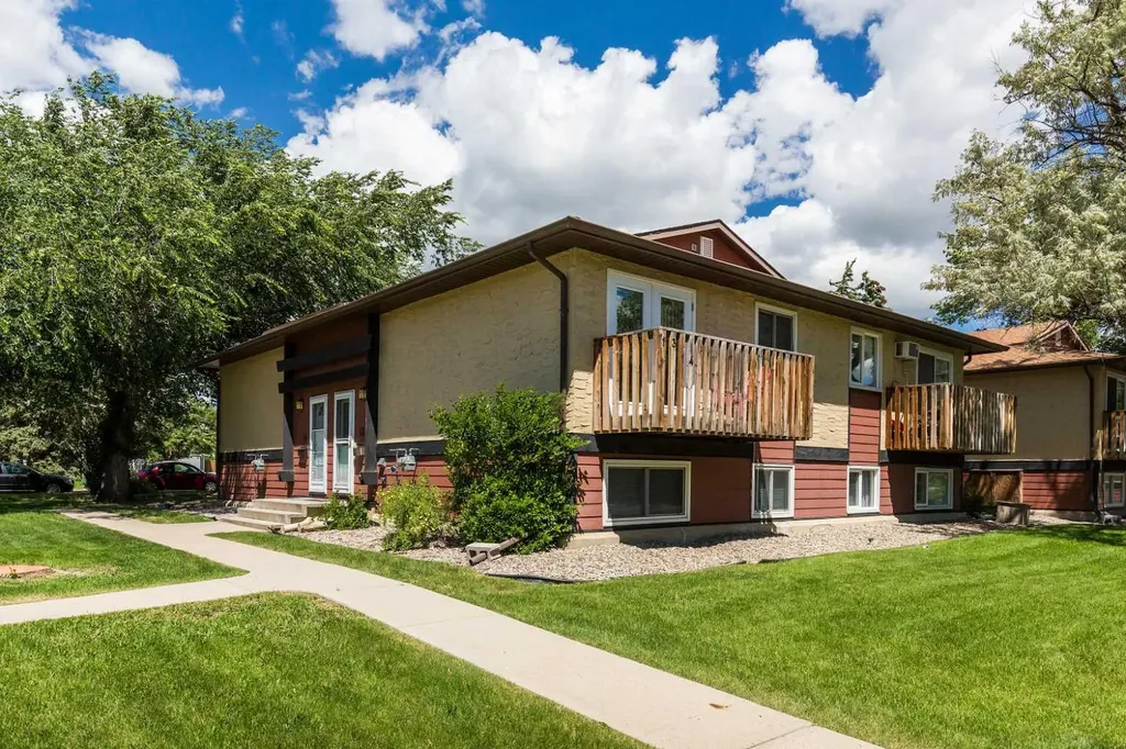 5 Acadia Road W Lethbridge AB T1K 4C1