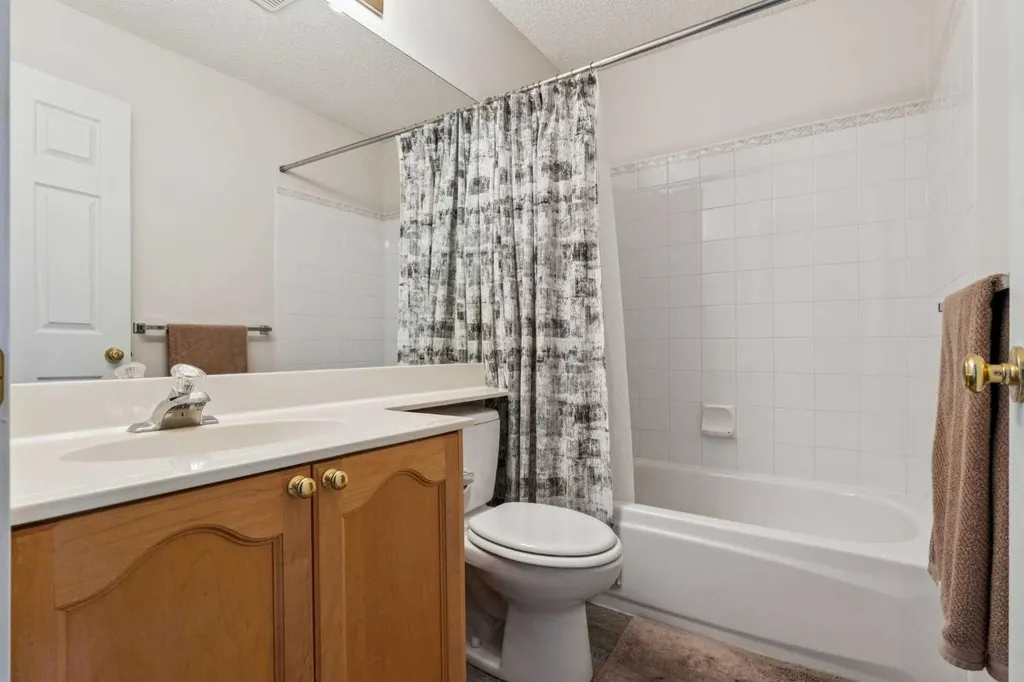 7171 Coach Hill Road SW Calgary AB T3H 3R7
