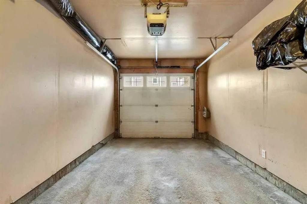 7171 Coach Hill Road SW Calgary AB T3H 3R7