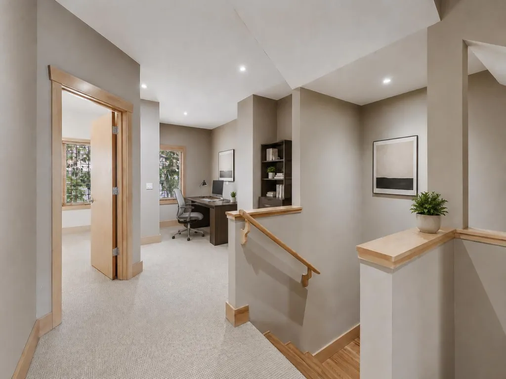 17 Somme Boulevard SW Calgary AB T2T 6K7
