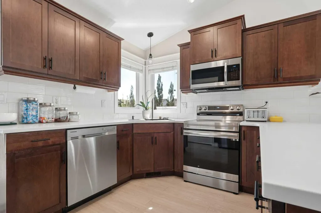 27 Firelight Way W Lethbridge AB T1J 4W1