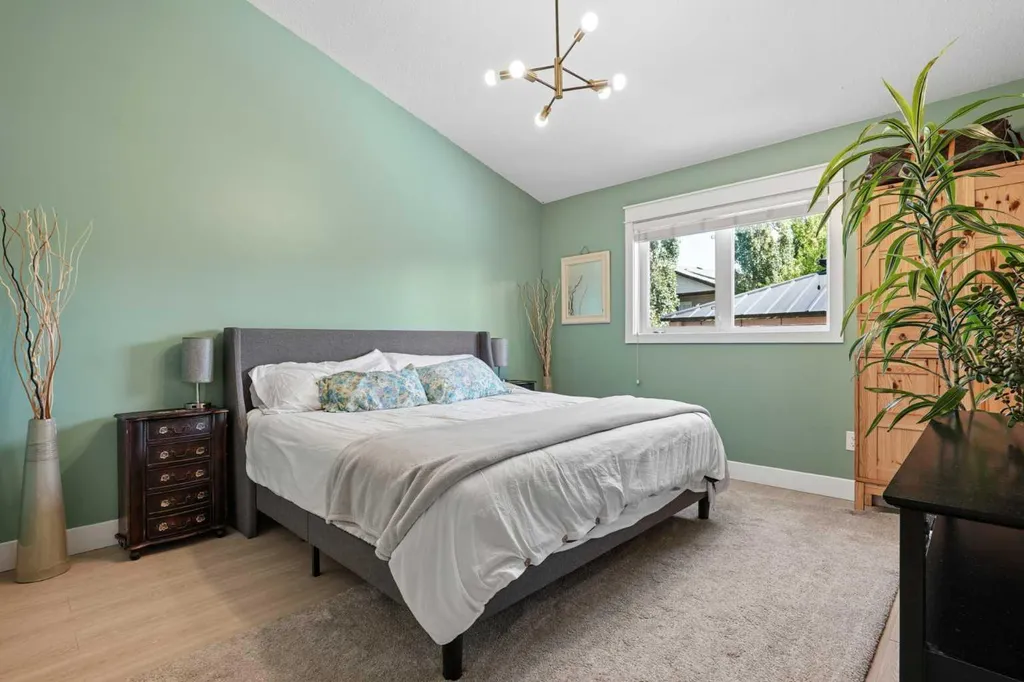 27 Firelight Way W Lethbridge AB T1J 4W1