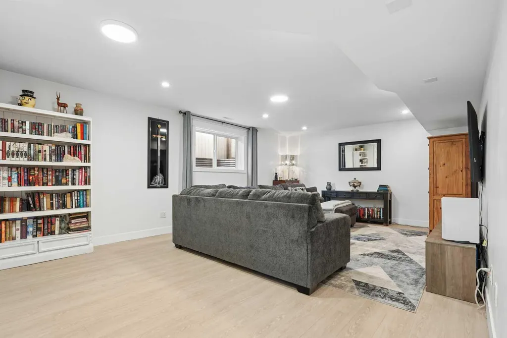 27 Firelight Way W Lethbridge AB T1J 4W1