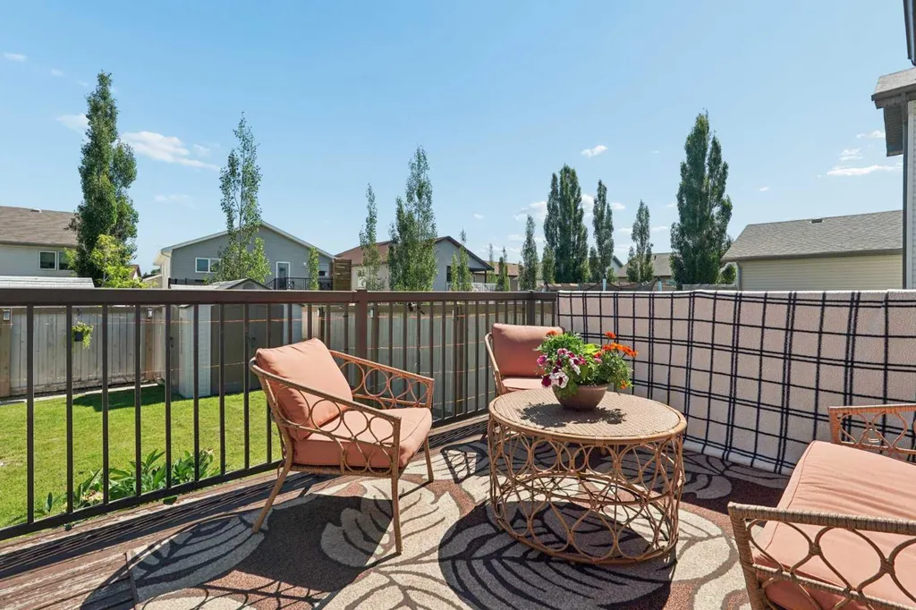 27 Firelight Way W Lethbridge AB T1J 4W1