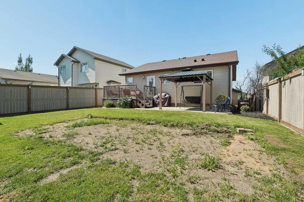 27 Firelight Way W Lethbridge AB T1J 4W1