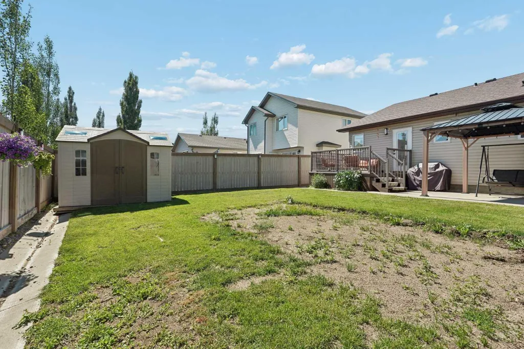 27 Firelight Way W Lethbridge AB T1J 4W1