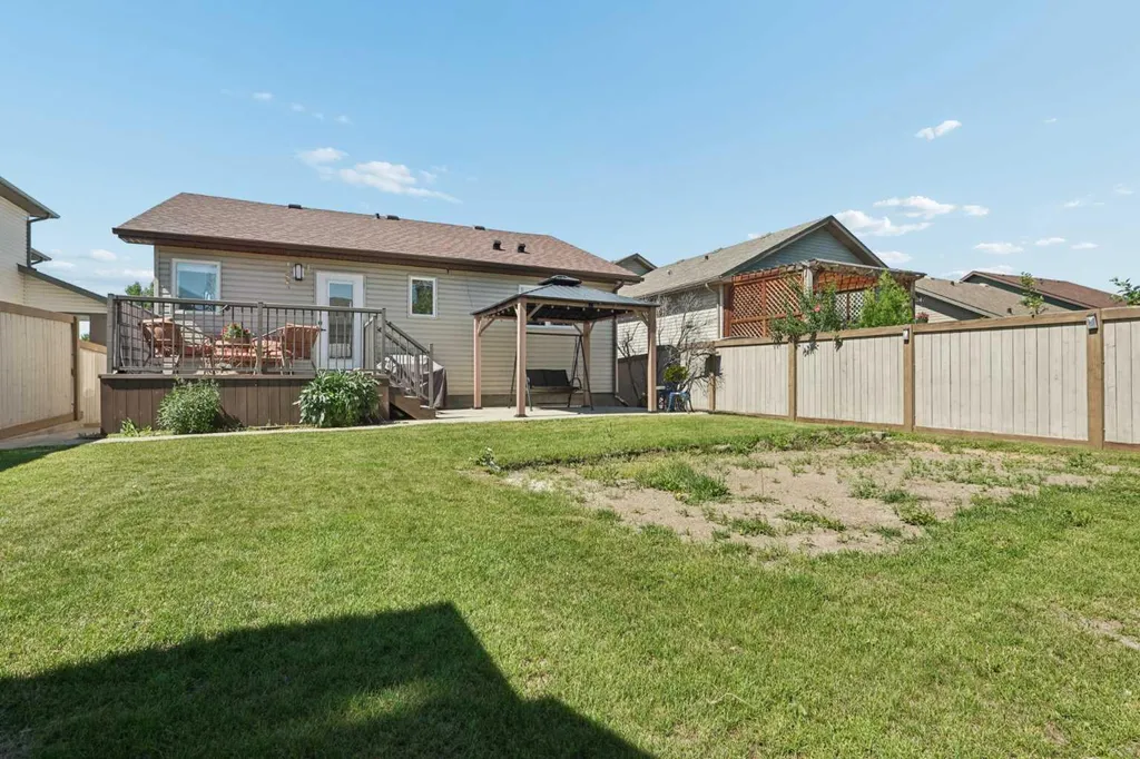27 Firelight Way W Lethbridge AB T1J 4W1