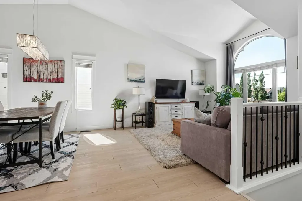 27 Firelight Way W Lethbridge AB T1J 4W1