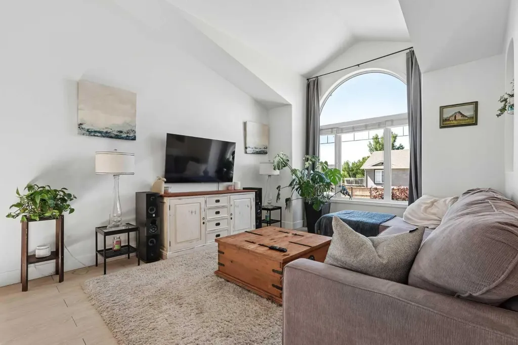 27 Firelight Way W Lethbridge AB T1J 4W1