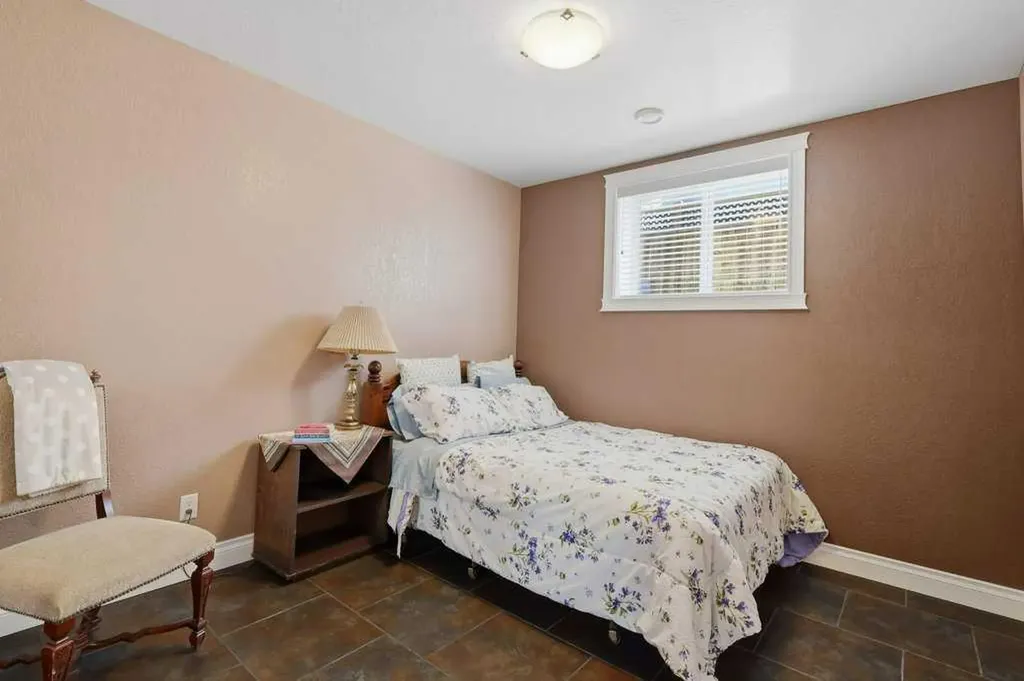 28 Oakdale Place Red Deer AB T4P 0E1