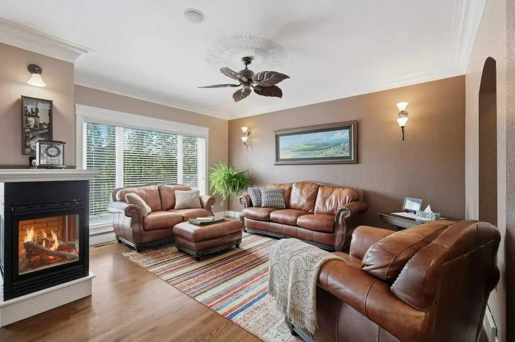 28 Oakdale Place Red Deer AB T4P 0E1