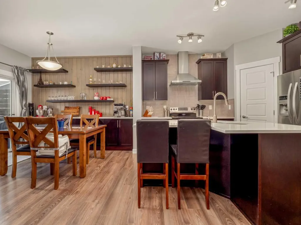 386 Moonlight Way W Lethbridge AB T1J 5K1