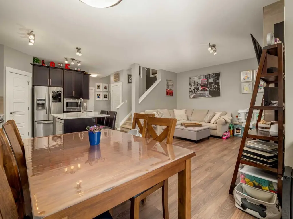 386 Moonlight Way W Lethbridge AB T1J 5K1