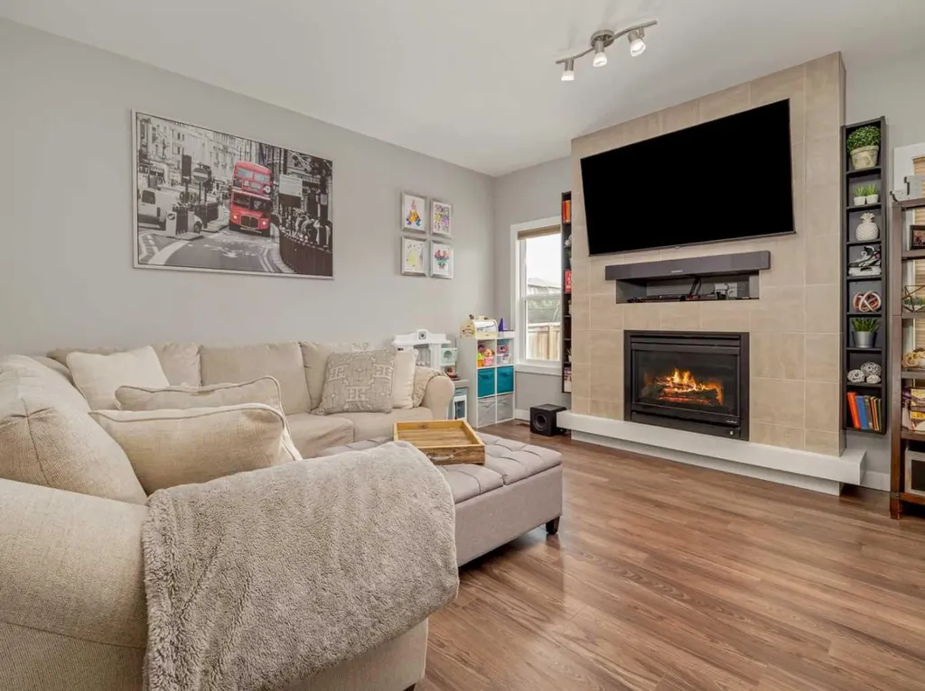 386 Moonlight Way W Lethbridge AB T1J 5K1