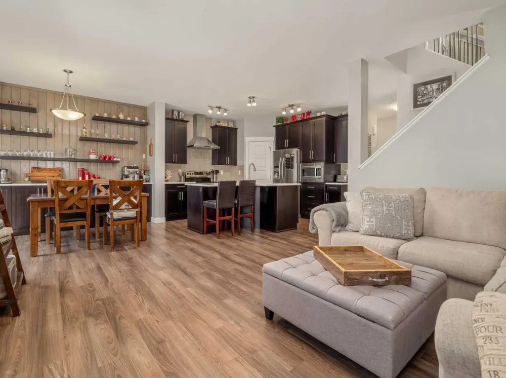 386 Moonlight Way W Lethbridge AB T1J 5K1