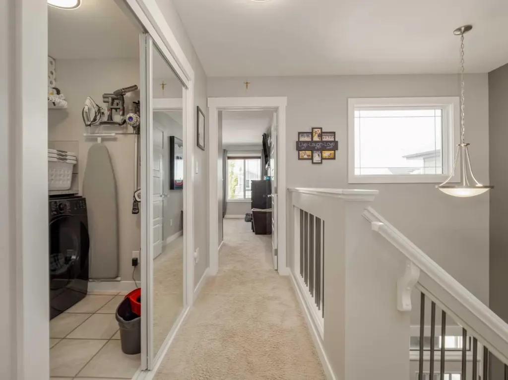 386 Moonlight Way W Lethbridge AB T1J 5K1