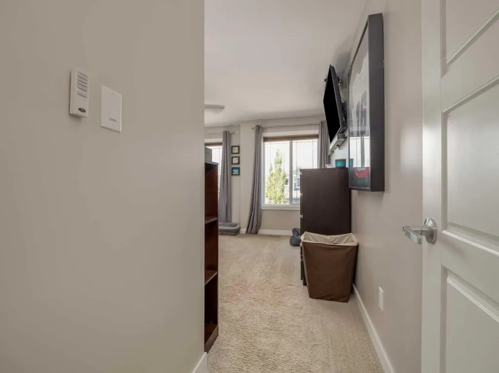 386 Moonlight Way W Lethbridge AB T1J 5K1