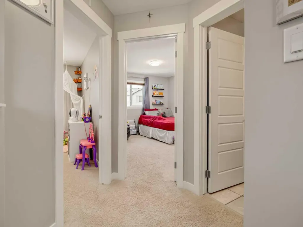 386 Moonlight Way W Lethbridge AB T1J 5K1