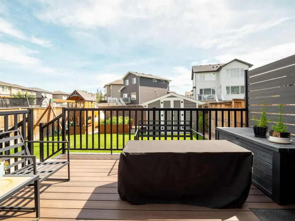 386 Moonlight Way W Lethbridge AB T1J 5K1
