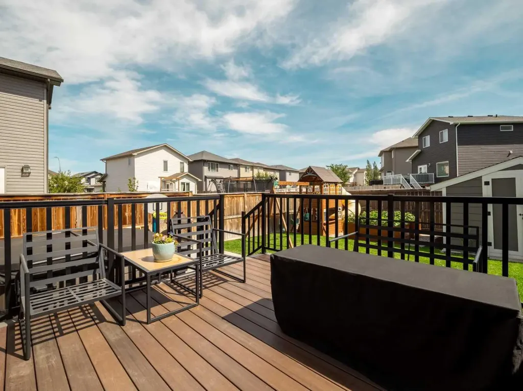 386 Moonlight Way W Lethbridge AB T1J 5K1