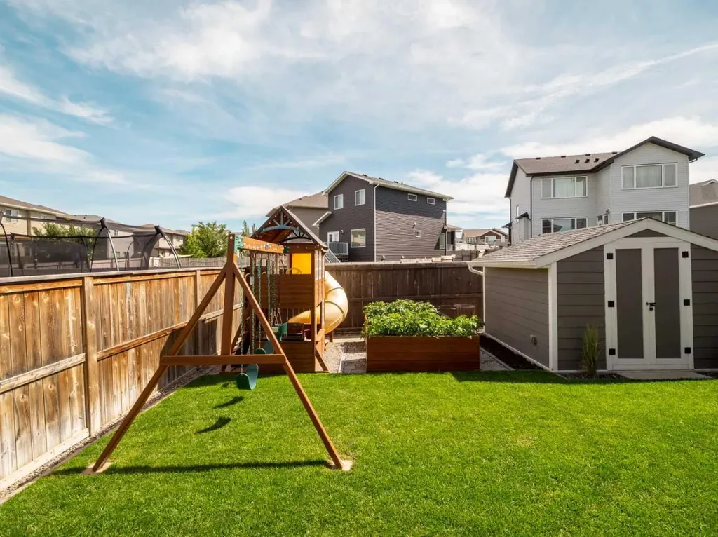 386 Moonlight Way W Lethbridge AB T1J 5K1