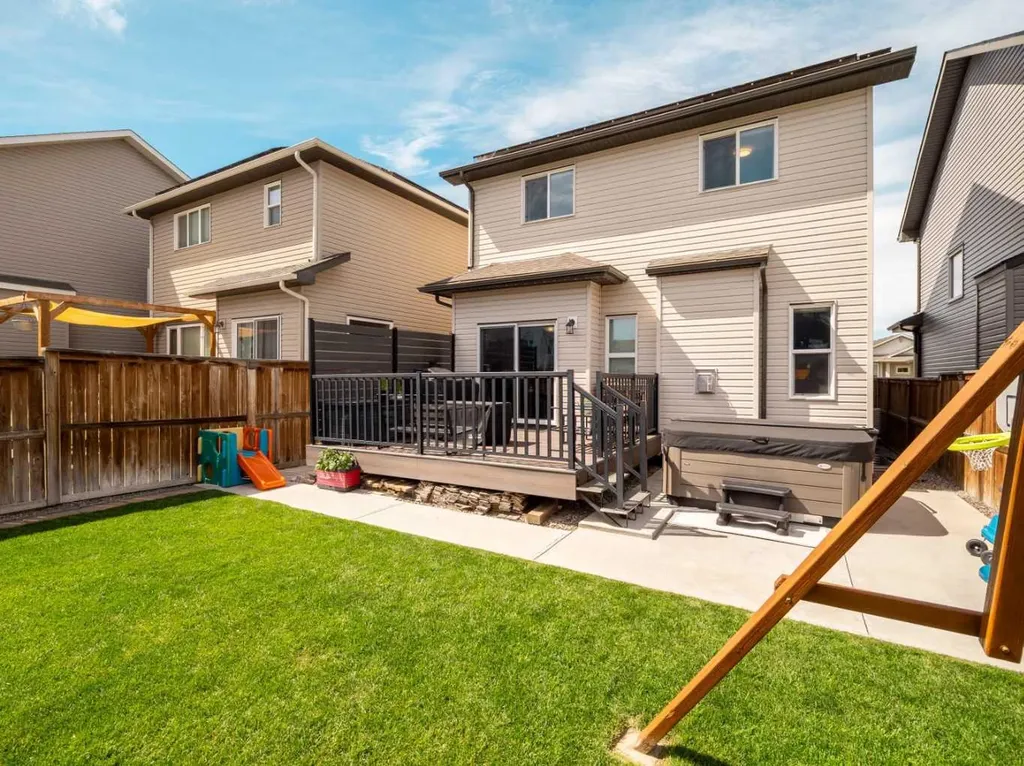 386 Moonlight Way W Lethbridge AB T1J 5K1