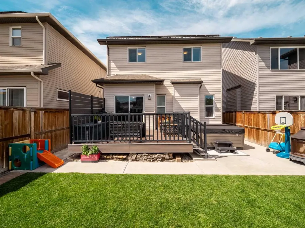 386 Moonlight Way W Lethbridge AB T1J 5K1