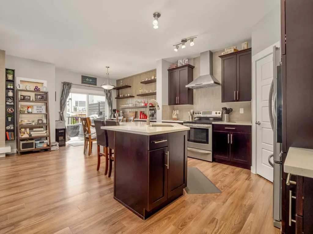 386 Moonlight Way W Lethbridge AB T1J 5K1